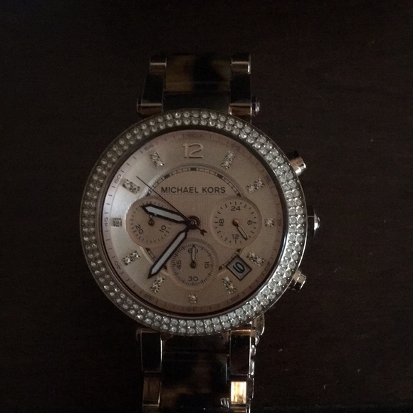 Women’s Michael Kors watch. - Picture 1 of 3